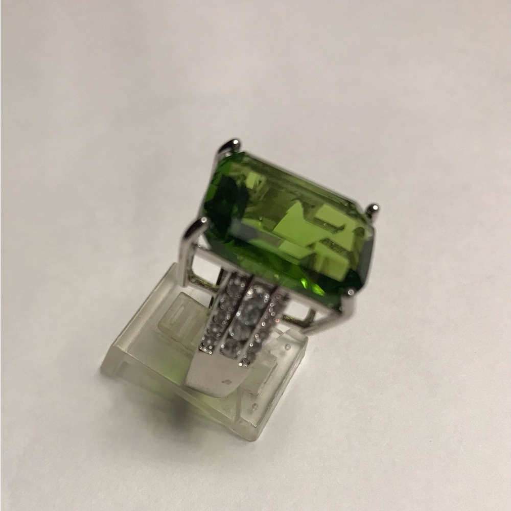 Peridot Stamped 925 Sterling Silver Ring - Picture 5 of 7